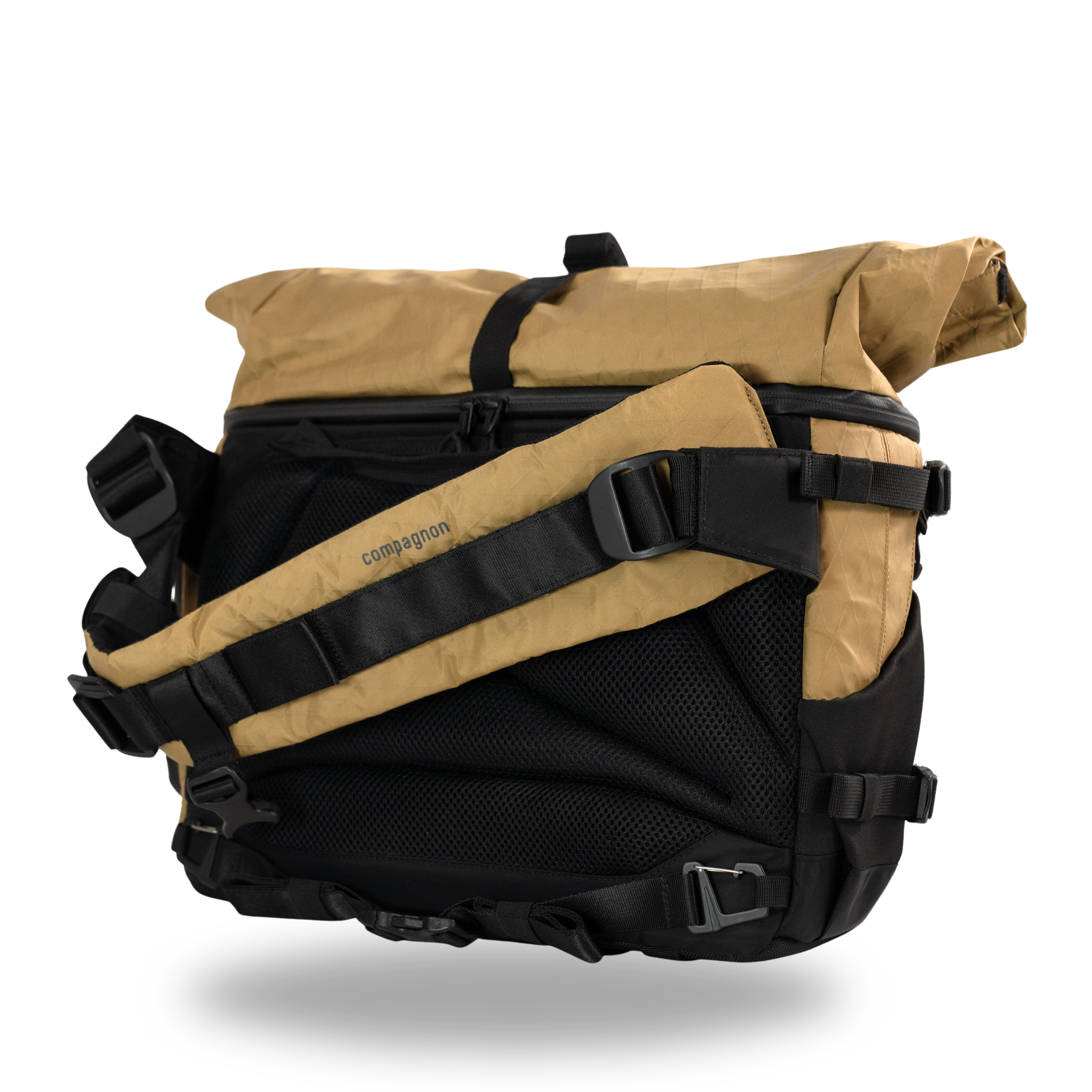 Element Sling 18L in Desert Brown | Camera sling with quick access Element Sling 18L in Desert Brown | Camera sling with quick access